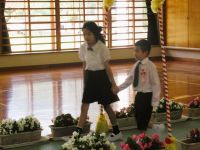 入学式新入生入場2